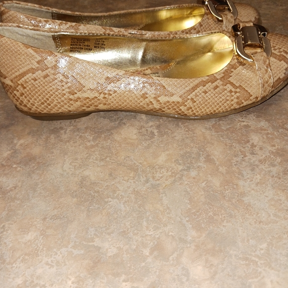 Solos by Softspot - Picture 2 of 6